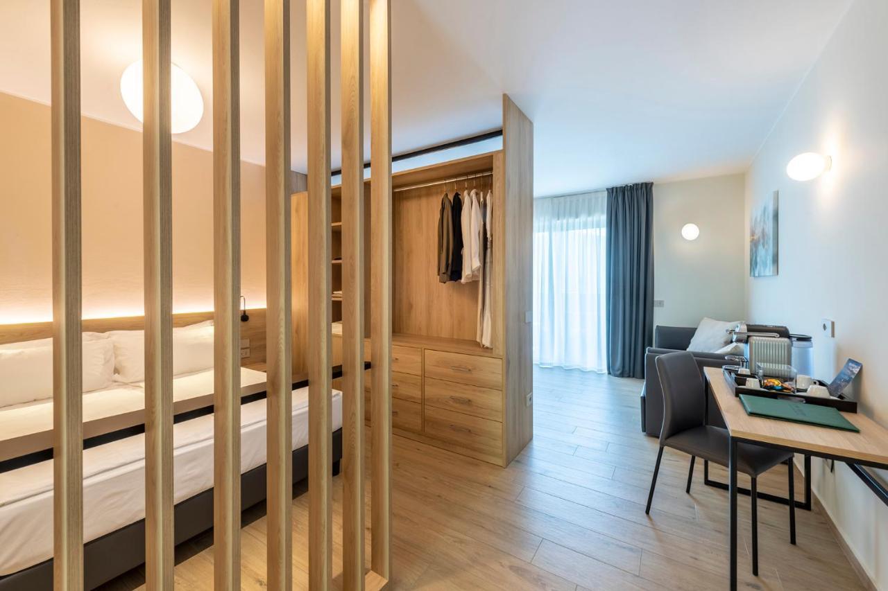 Evo Suites Apartments ลีโมเนซุลการ์ดา ภายนอก รูปภาพ