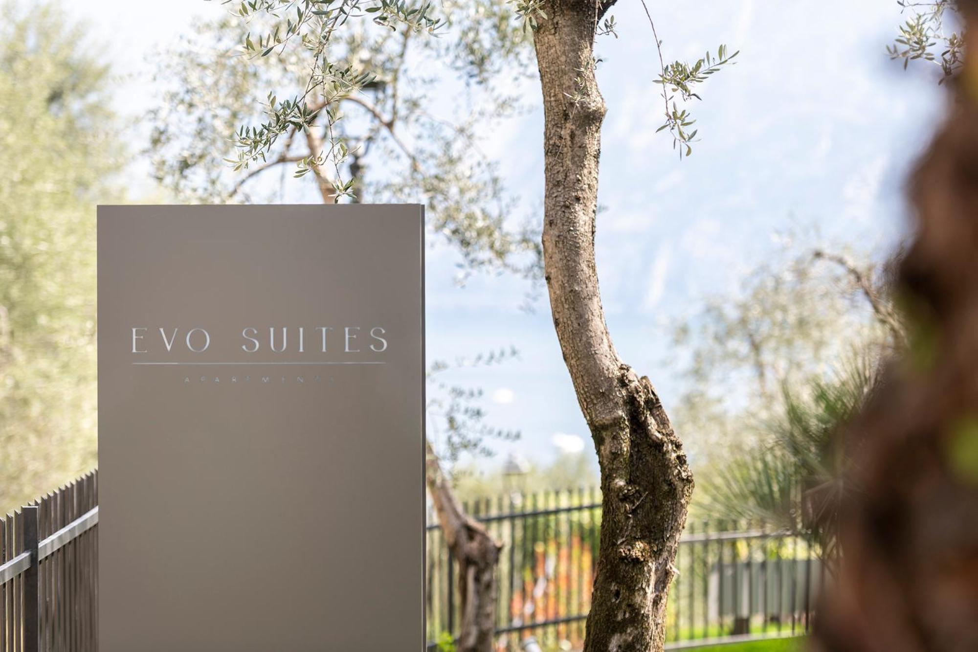 Evo Suites Apartments ลีโมเนซุลการ์ดา ภายนอก รูปภาพ